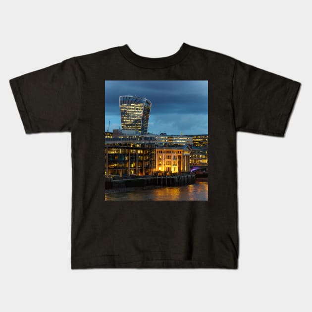 Walkie talkie Kids T-Shirt by Z Snapper